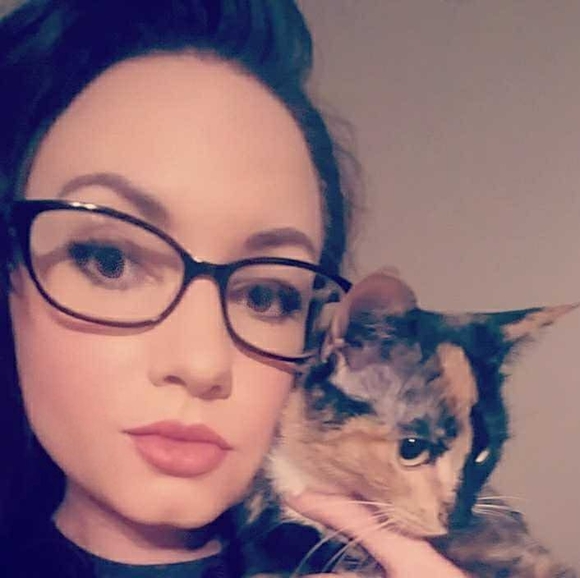 Meet your Posher, Jennifer - Picture 1 of 1